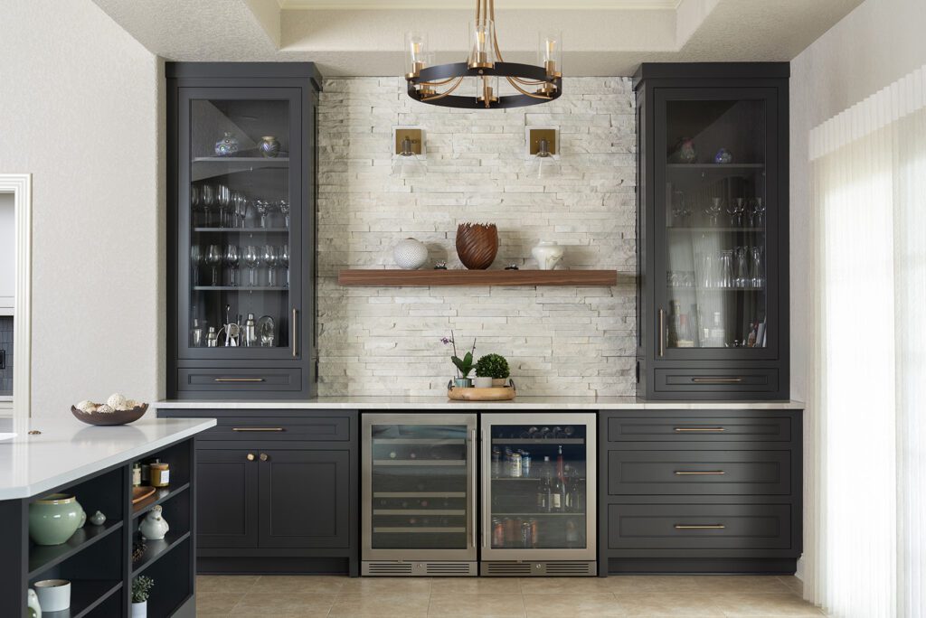 des moines kitchen cabinets